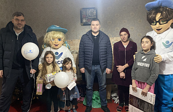 Артем Бичаев поздравил подопечных благотворительного фонда «Инсан» с наступающим Новым годом