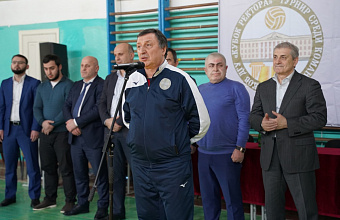 Ежегодный турнир по волейболу на Кубок ректора стартовал в Даггосуниверситете