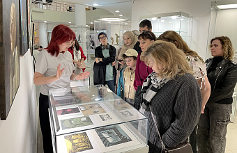 В каспийском музее открылась выставка студенческих работ «Мастерские»