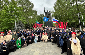 Более 200 машин и 1 000 человек участвовали в автопробеге в память о героях СВО в Махачкале