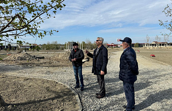 «Единая Россия» проверила благоустройство парка «Олимпийский» в Кизилюрте