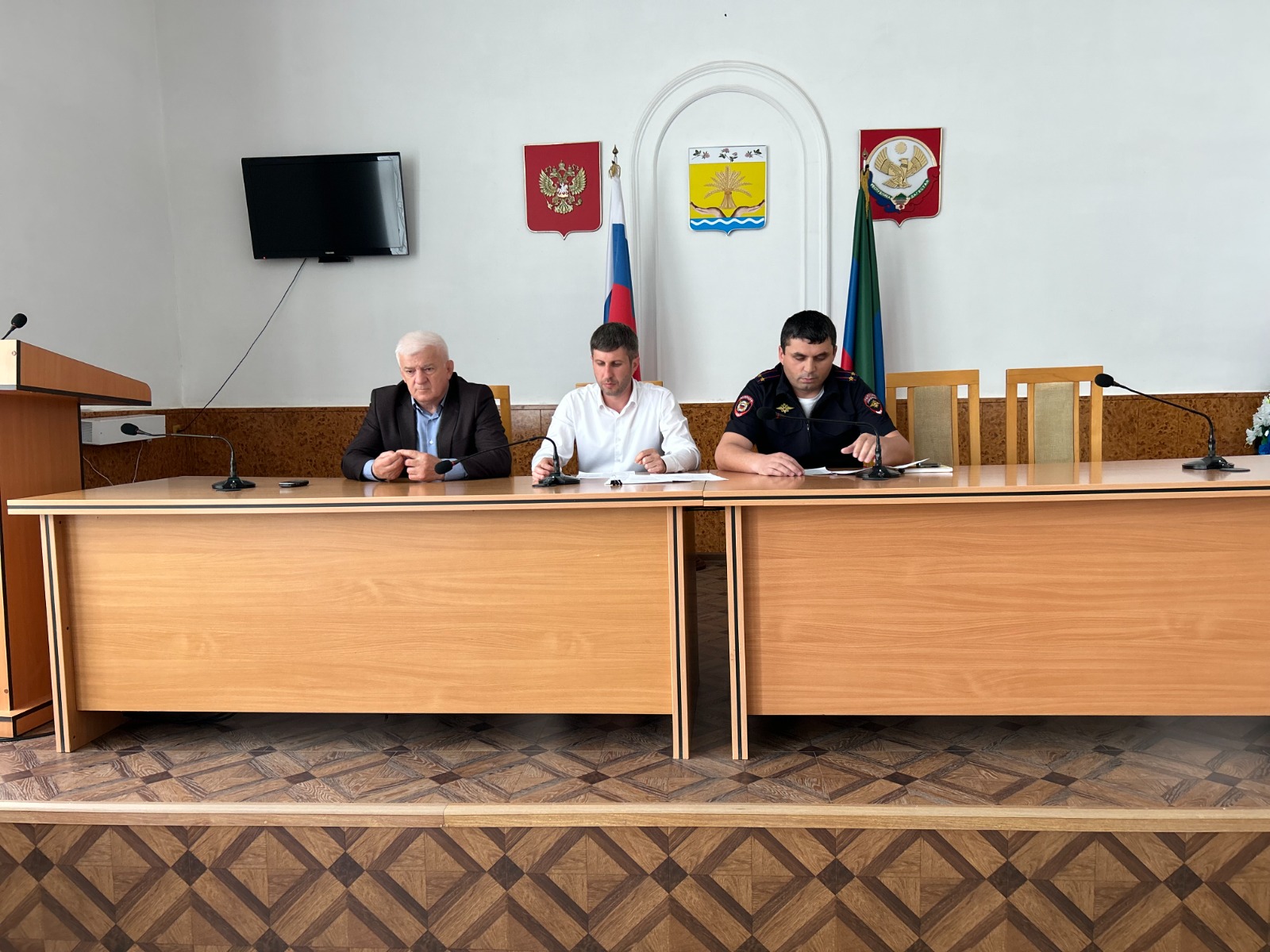 Василий Джамалов провел заседание АТК в Тарумовском районе