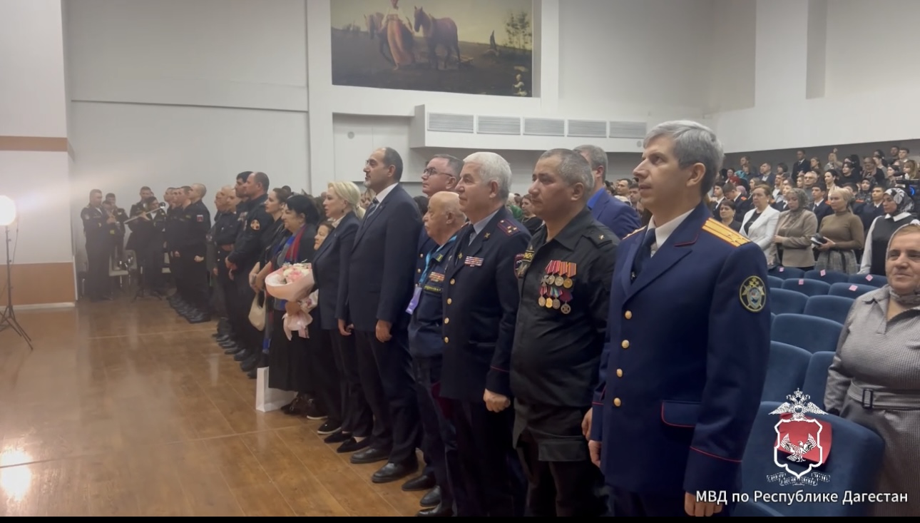 Полицейский класс открыли в Республиканском центре образования в Каспийске