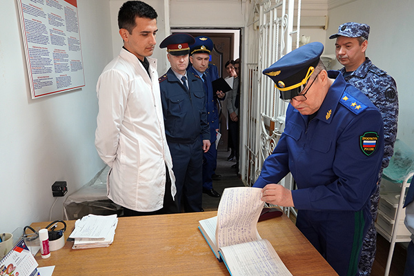 Прокурор Дагестана проверил условия осужденных в исправительной колонии №7