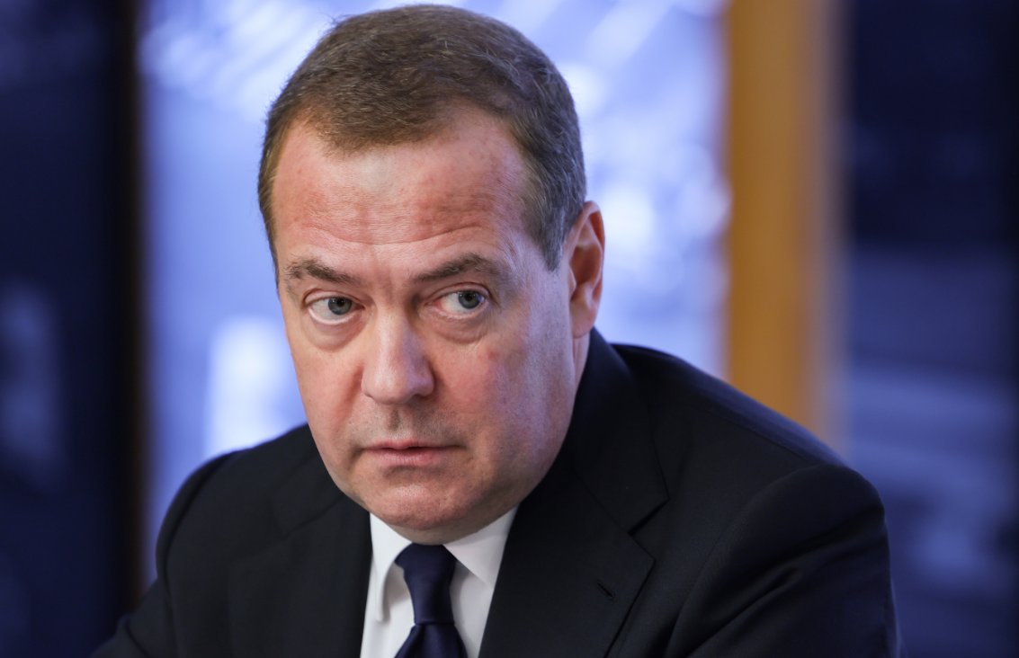 Медведев пригрозил Киеву последствиями в случае атак на Москву в День Победы