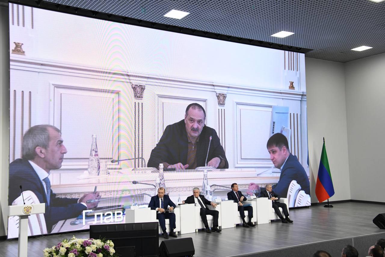 Развитие общественного транспорта в Дагестане обсудили на конференции в Махачкале