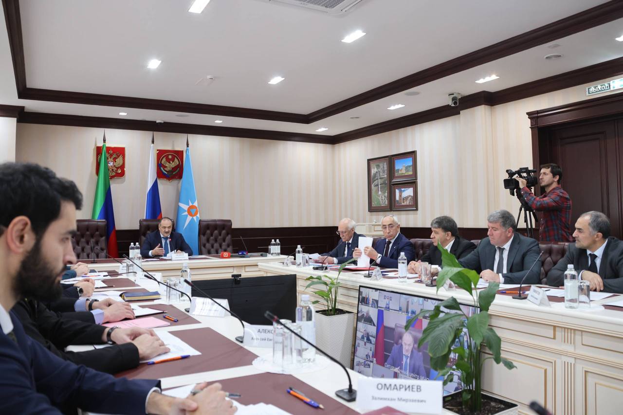 Сергей Меликов проводит заседание Комиссии по ЧС и пожарной безопасности