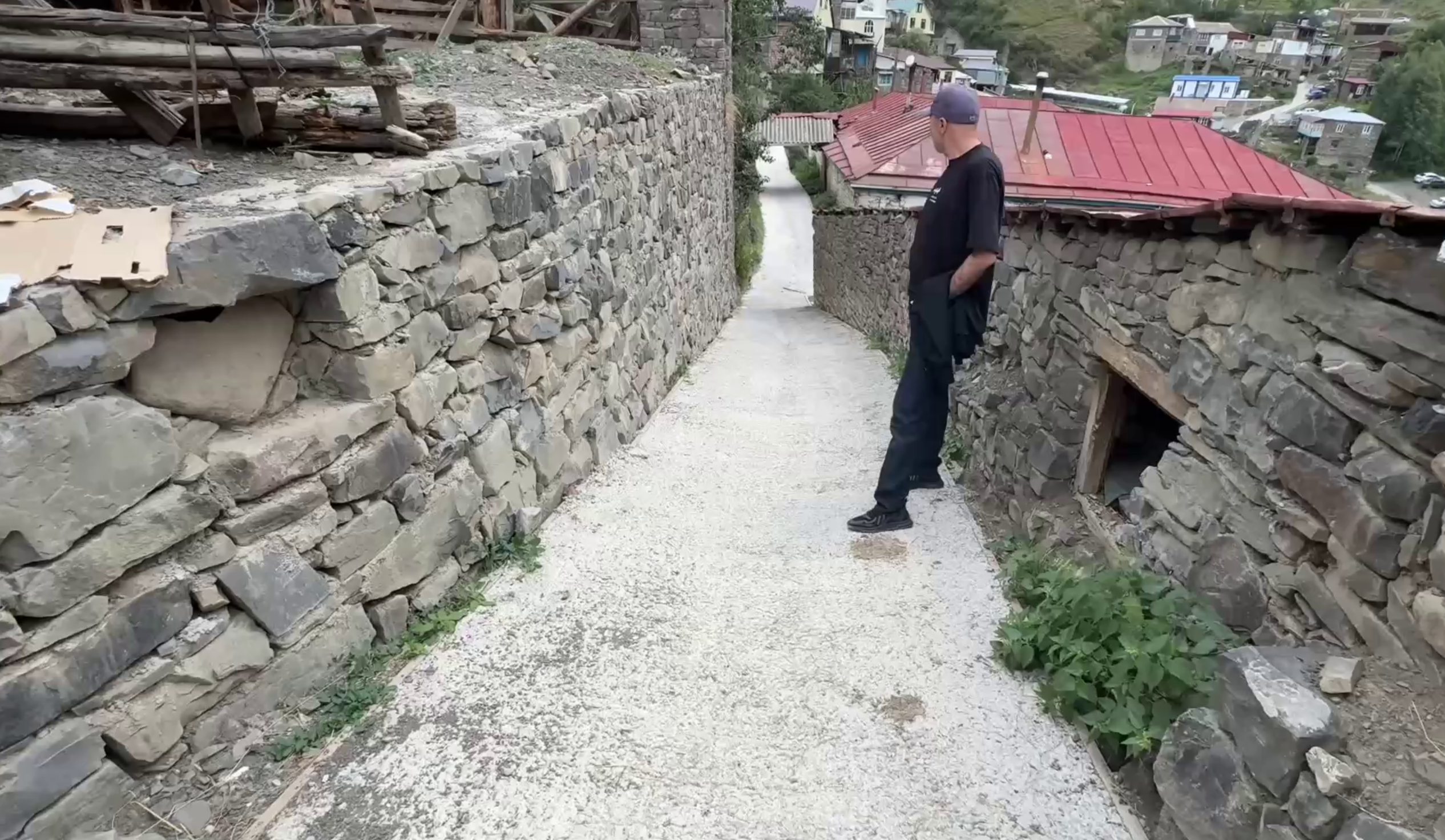 В селе Ругельде Шамильского района забетонировали улицу