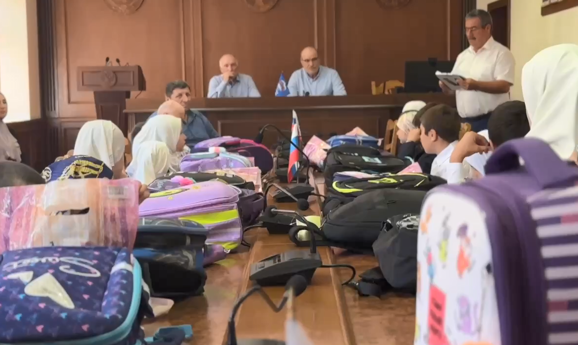 Дети участников СВО в Шамильском районе получили школьные наборы