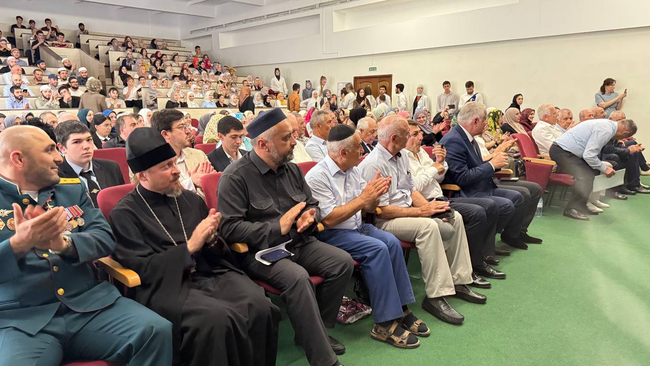 В Махачкале прошел форум «Я люблю Россию: Россия – это мы!»