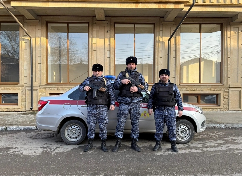 Росгвардейцы задержали в Дагестане подозреваемого в незаконном хранении наркотиков