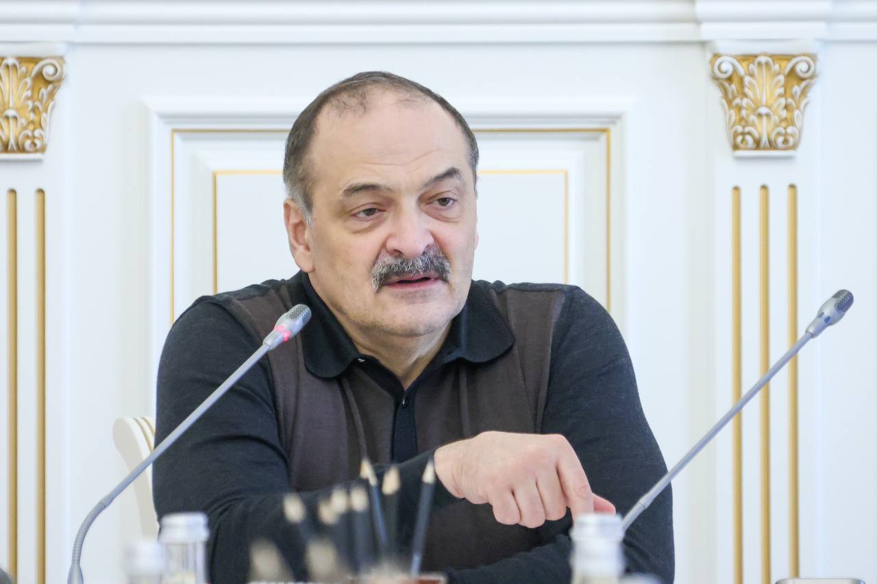 Глава Дагестана поручил проверить обоснованность запрашиваемых медучреждениями объемов лекарств