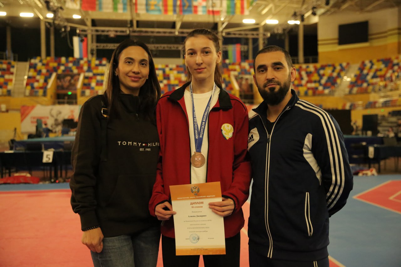 Дагестанцы выиграли 4 медали на домашнем Чемпионате России по тхэквондо