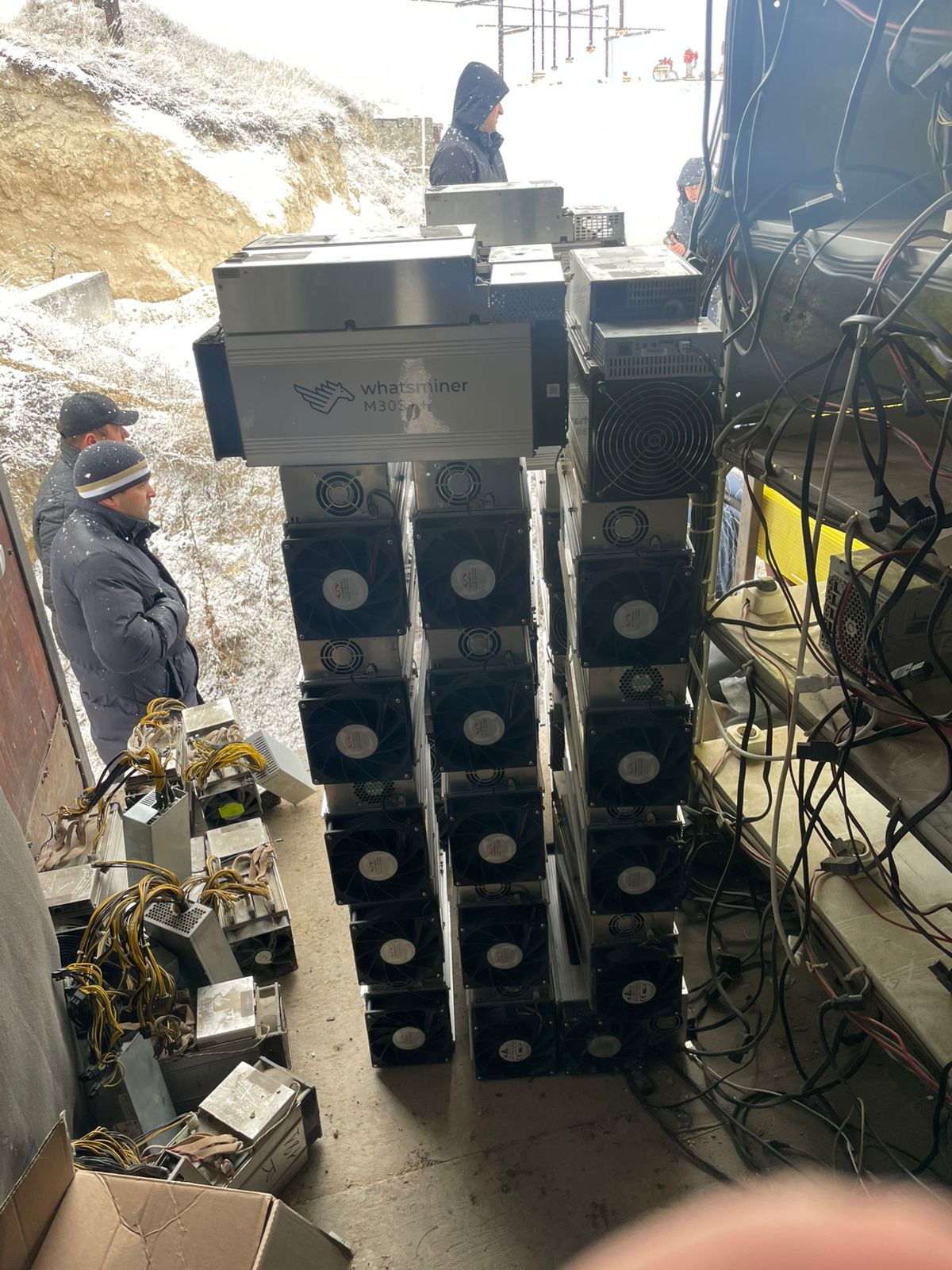 Незаконная майнинг-ферма обнаружена в Дагестане