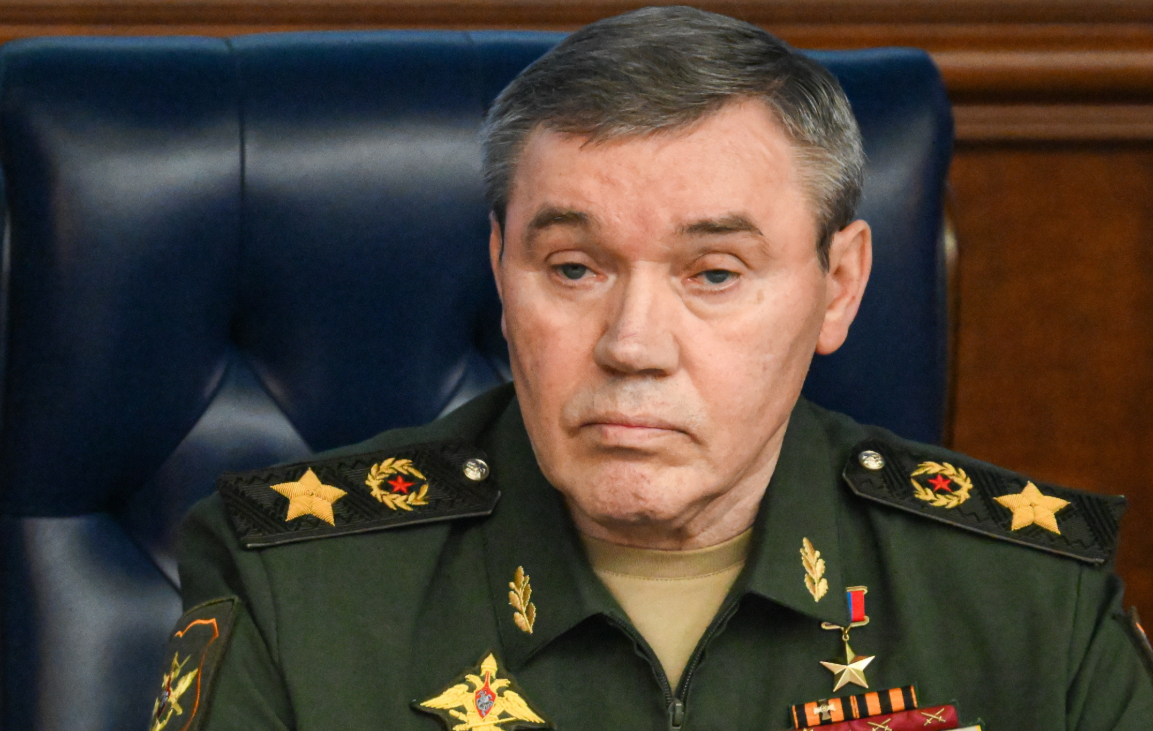 Герасимов доложил Путину о завершении операции по освобождению Курской области