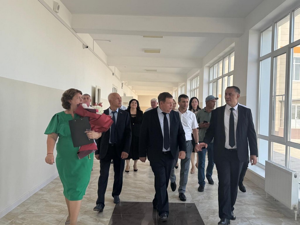Новая школа на 800 мест открыта в Кизляре