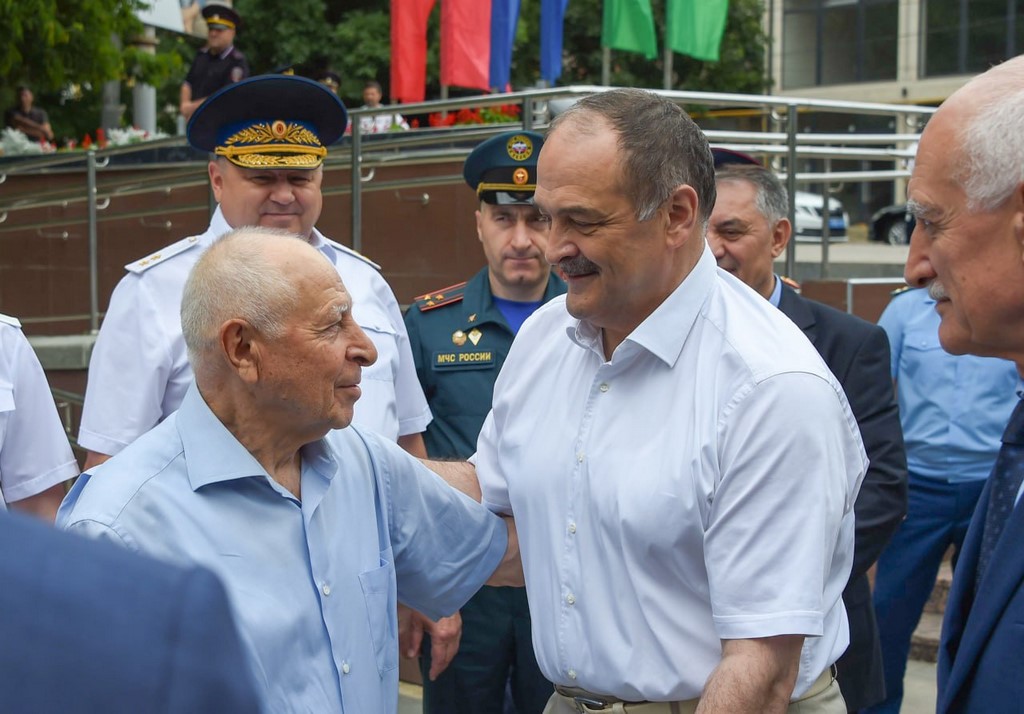 Сергей Меликов поздравил первого президента Дагестана Муху Алиева с 85-летием