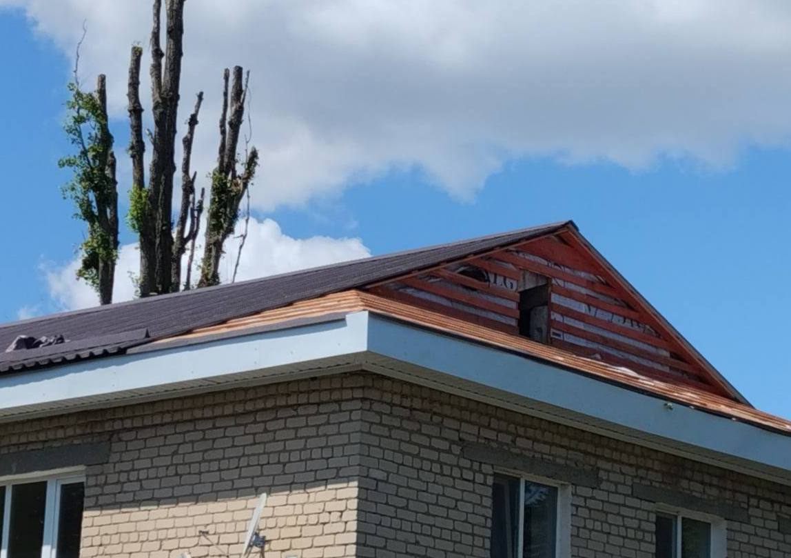 В подшефной Михайловке завершается капремонт кровли при поддержке Минстроя Дагестана