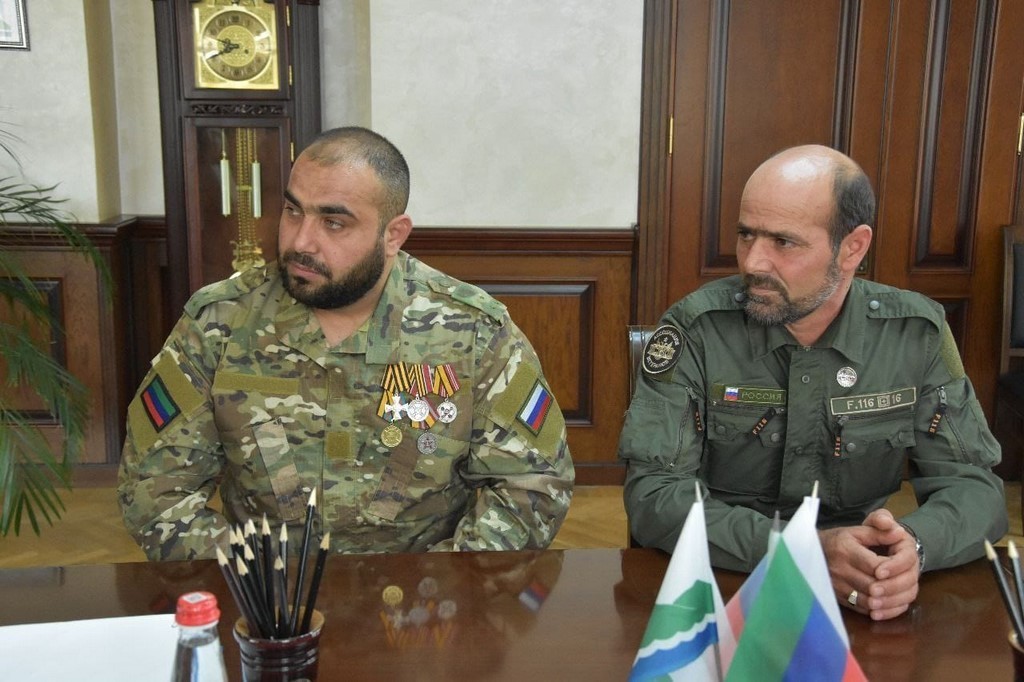 Глава Дербентского района встретился с участником СВО Чингизом Аскеровым