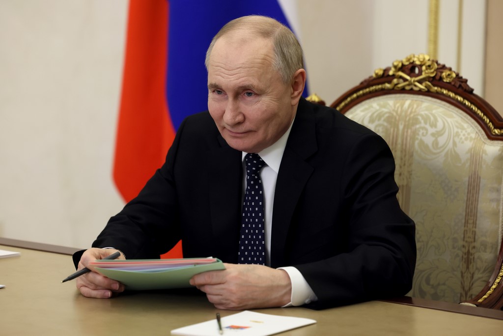 Путин утвердил два новых праздника в России