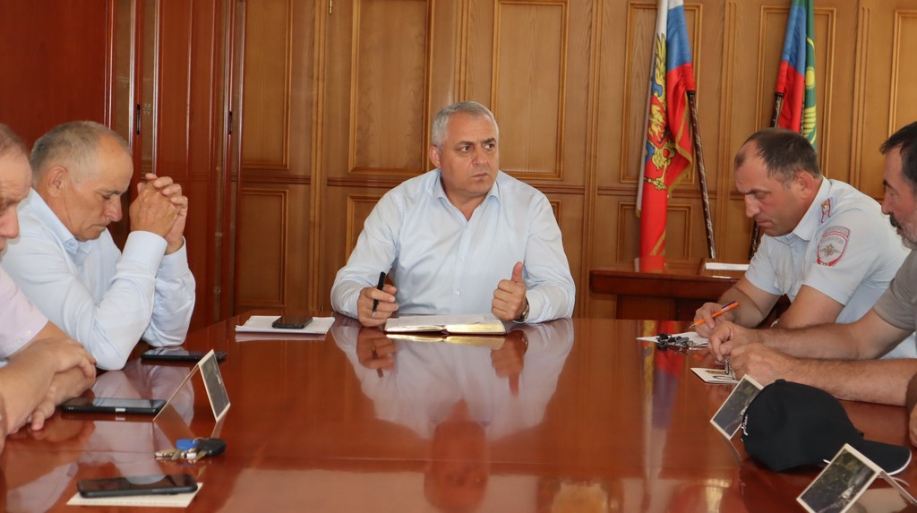 Вопросы весеннего призыва обсудили в Гергебильском районе