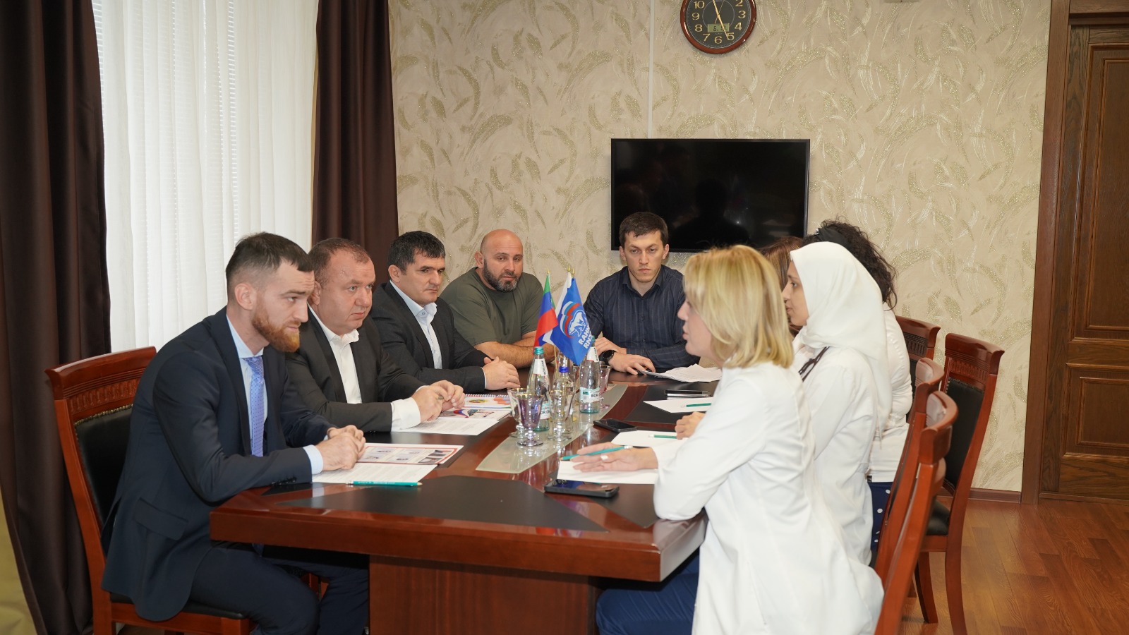 Темирлан Абуталимов провел выездной прием граждан в администрации Хасавюртовского района