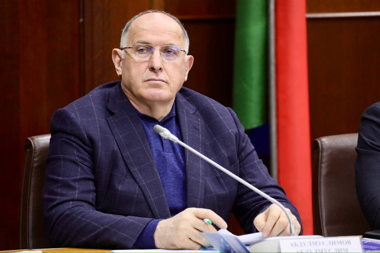 Абдулмуслим Абдулмуслимов поздравил дагестанскую молодежь с Днём российского студенчества