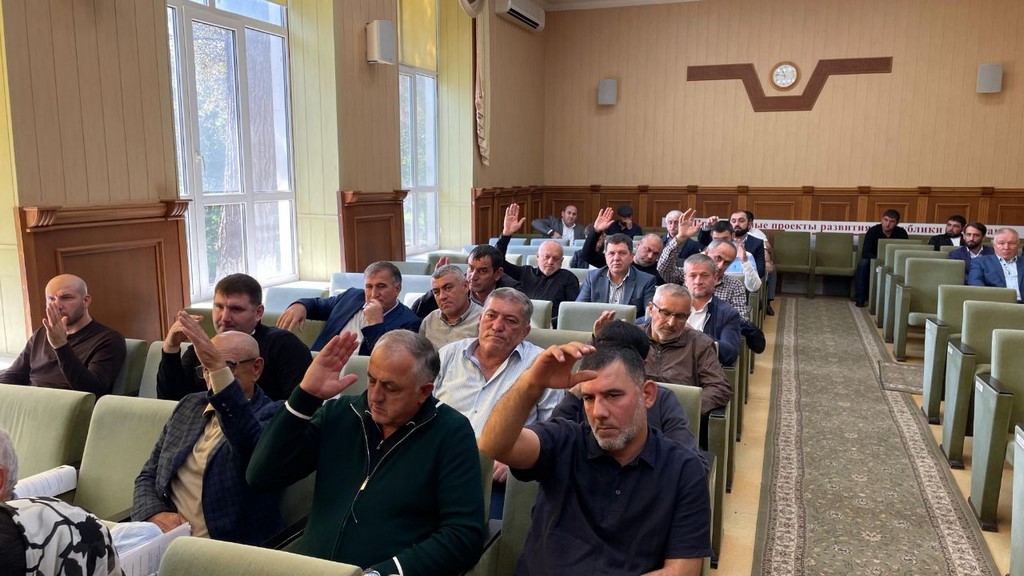 В Каякентском районе прошла первая организационная сессия депутатов VIII созыва