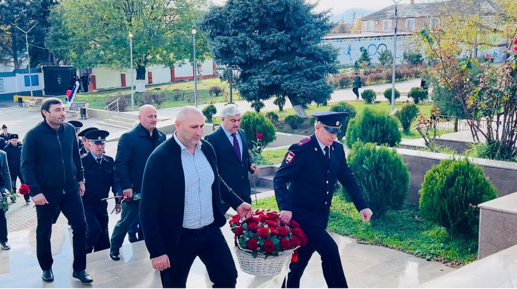 В Новолакском районе почтили память погибших при исполнении служебного долга полицейских