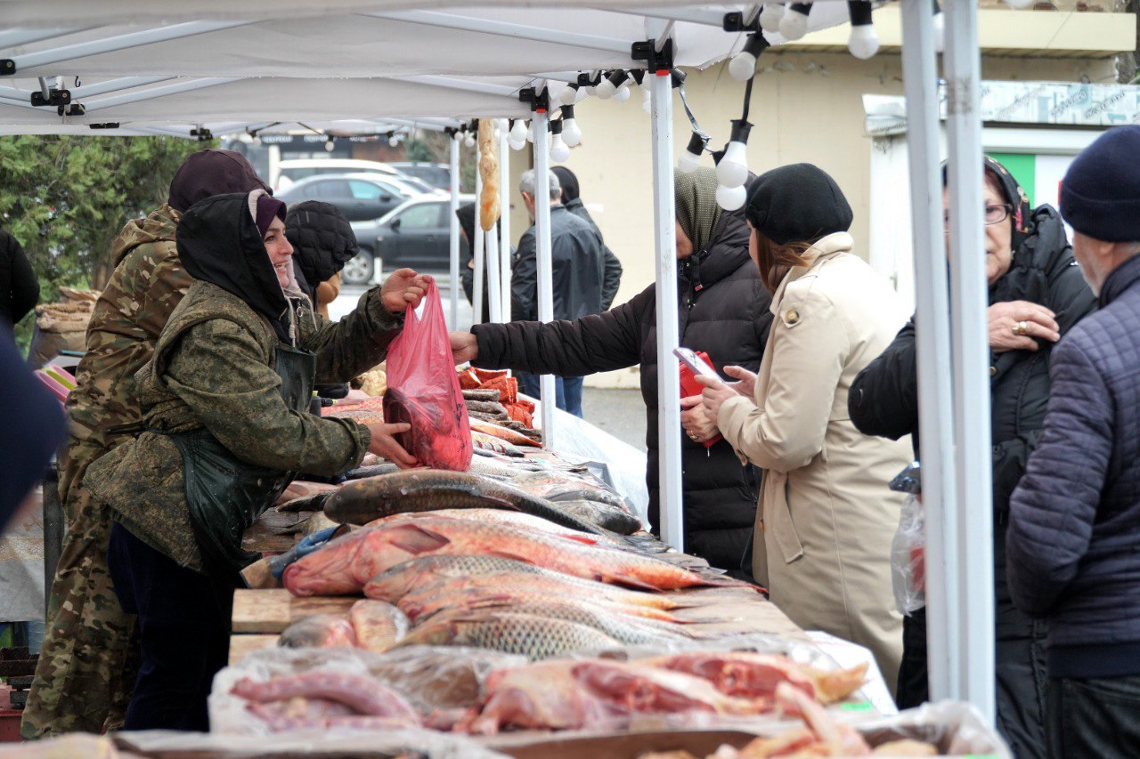 В Махачкале начала работу рыбная ярмарка