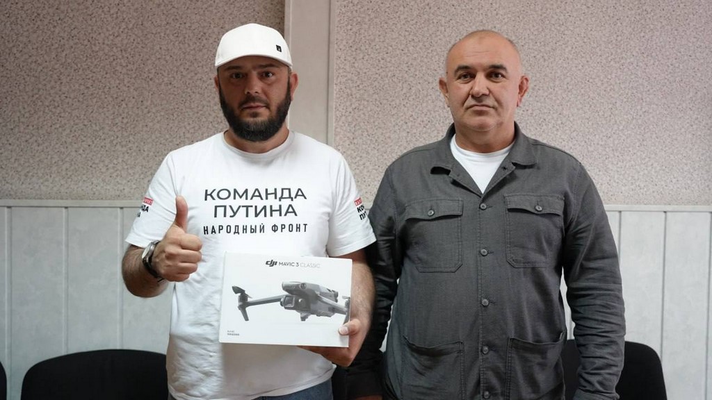 Глава Хасавюрта передал дрон для участников СВО