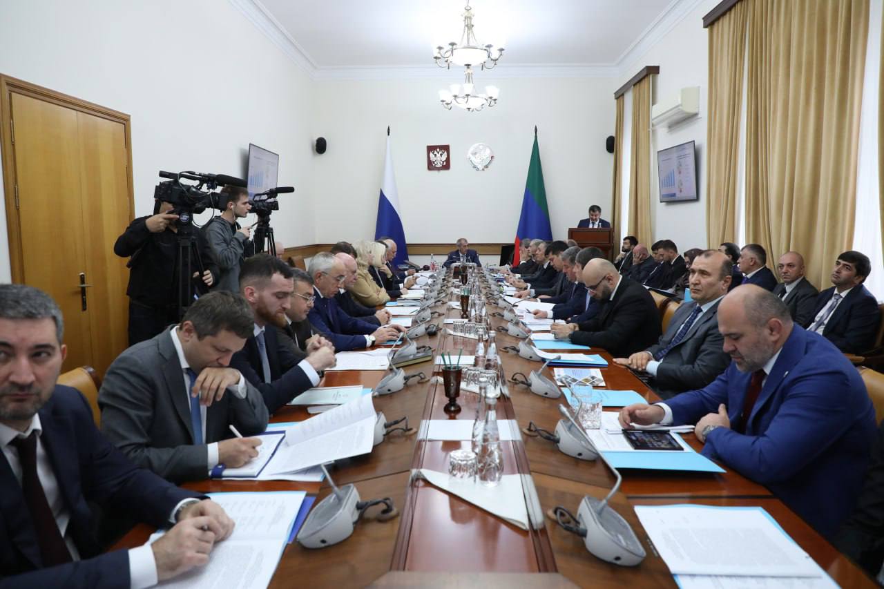 В Правительстве Дагестана состоялось плановое заседание кабинета министров