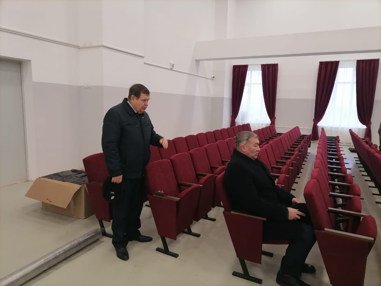 Единороссы Кизляра проинспектировали ремонтно-строительные работы школы на 800 мест