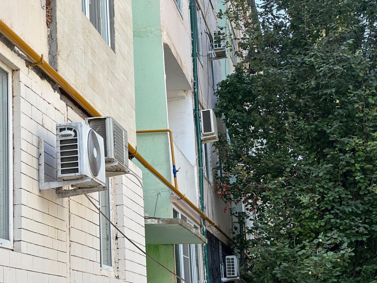 В двух городах Дагестана ряд многоэтажек получил новые сети и кровли