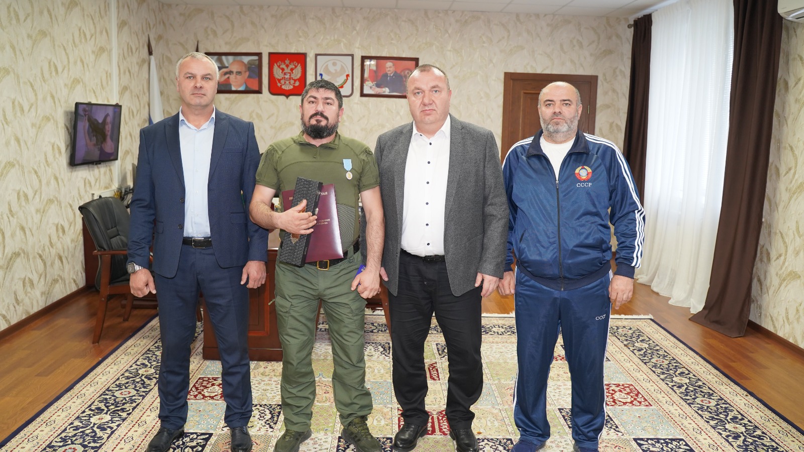 Участник СВО из Хасавюртовского района награжден медалью «За особые заслуги»