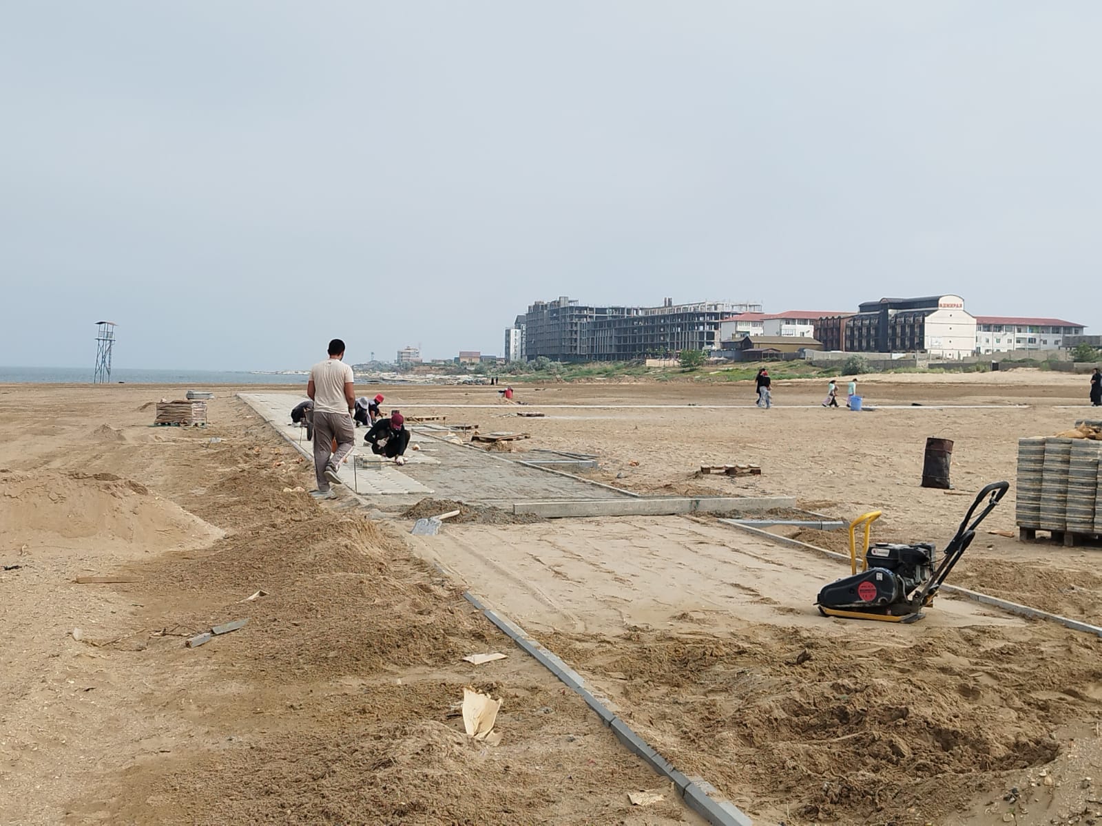 В Избербаше начались работы по благоустройству городского пляжа