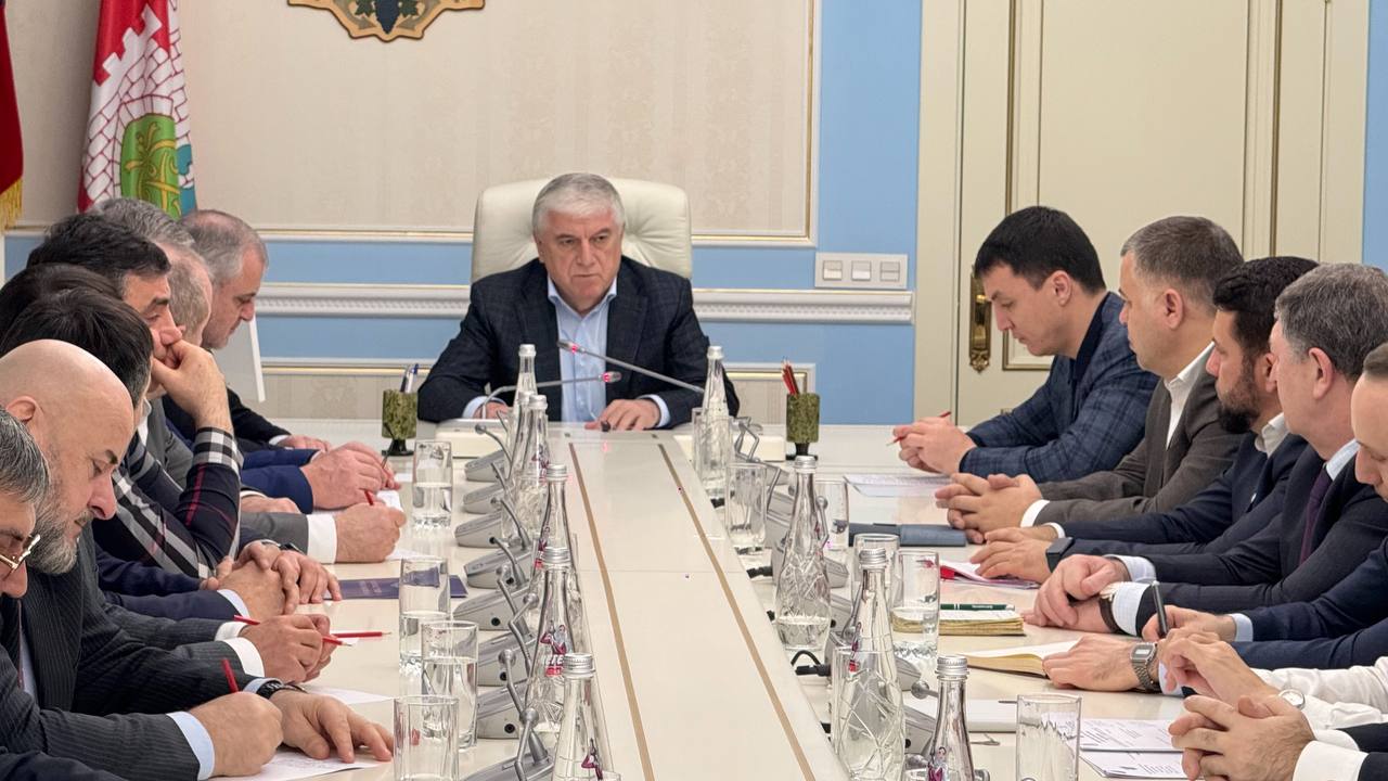 Мэр Махачкалы потребовал приостановить все стройки в городе