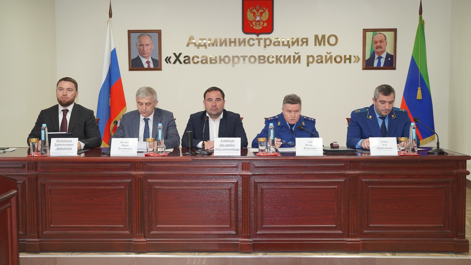 Виктор Эпп провел встречу с предпринимательским сообществом в Хасавюртовском районе