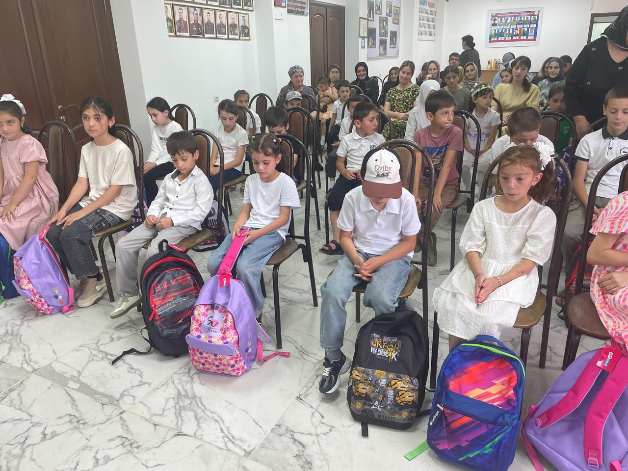 В Курахском районе прошла благотворительная акция «Собери ребенка в школу»