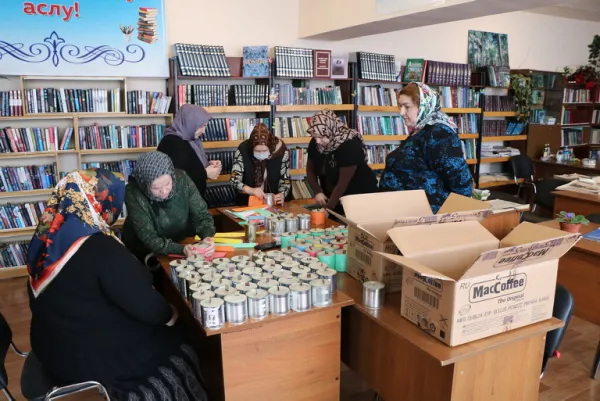 Окопные свечи для участников СВО подготовили в Казбековском районе