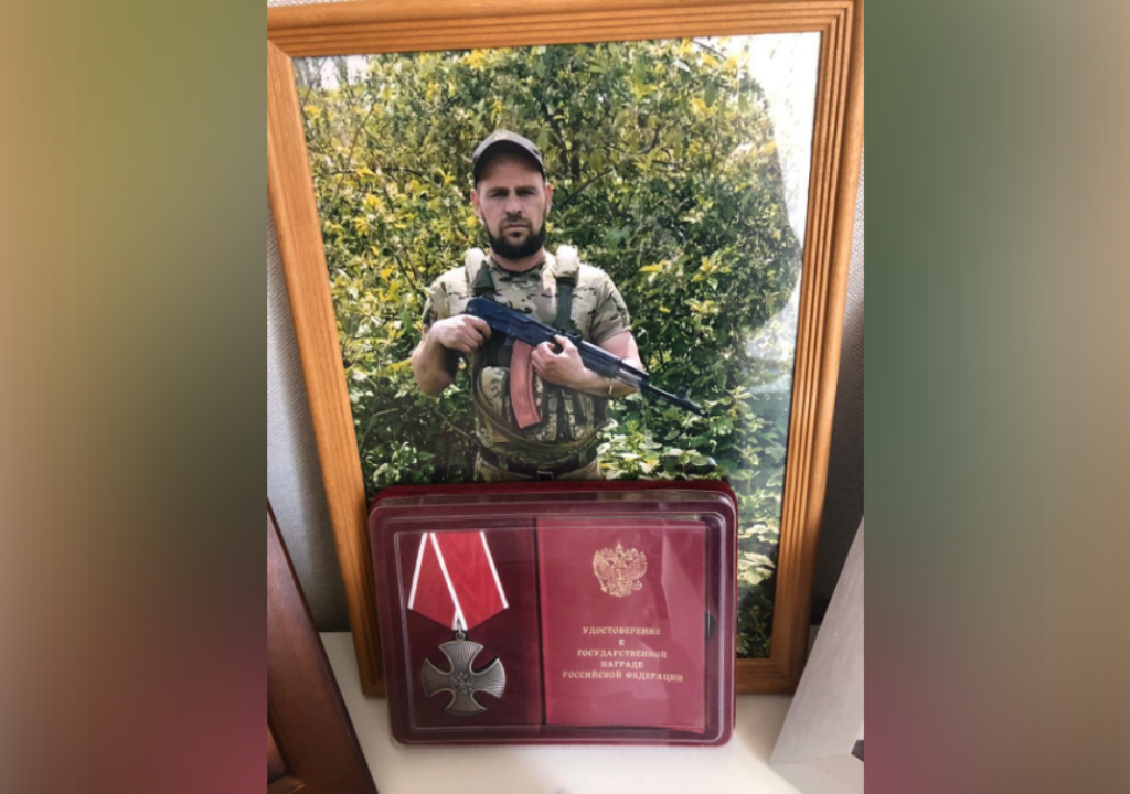 Гасангусейн Абдулжелилов посетил семью погибшего в зоне СВО Арсена Магомедова