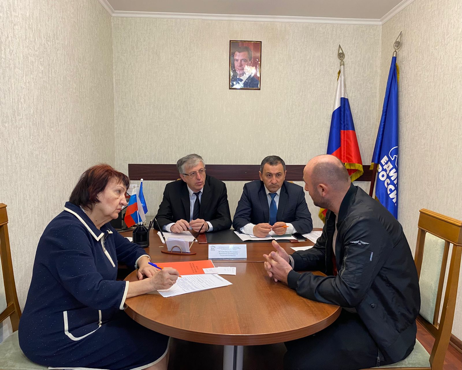 В приемной «Единой России» в Махачкале рассмотрели обращения граждан по сфере ЖКХ