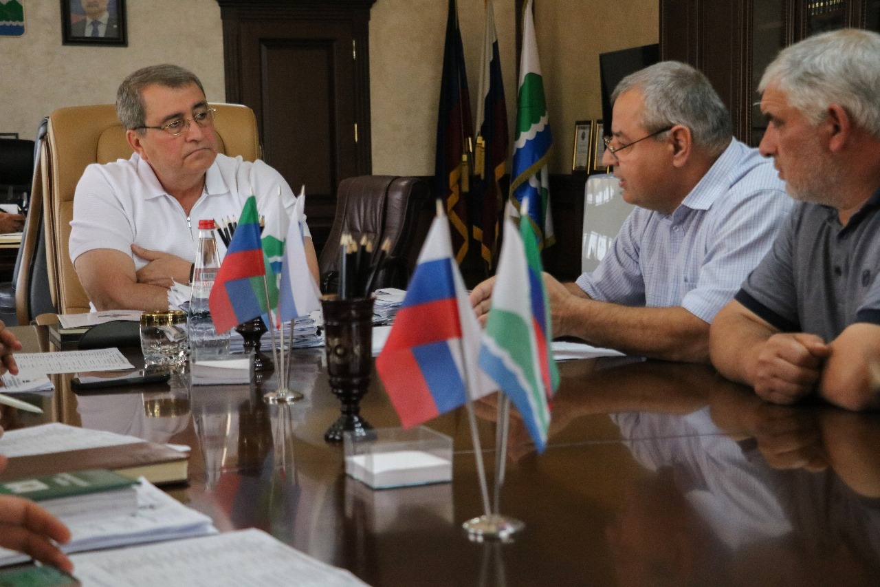 Глава Дербентского района провел прием граждан по личным вопросам