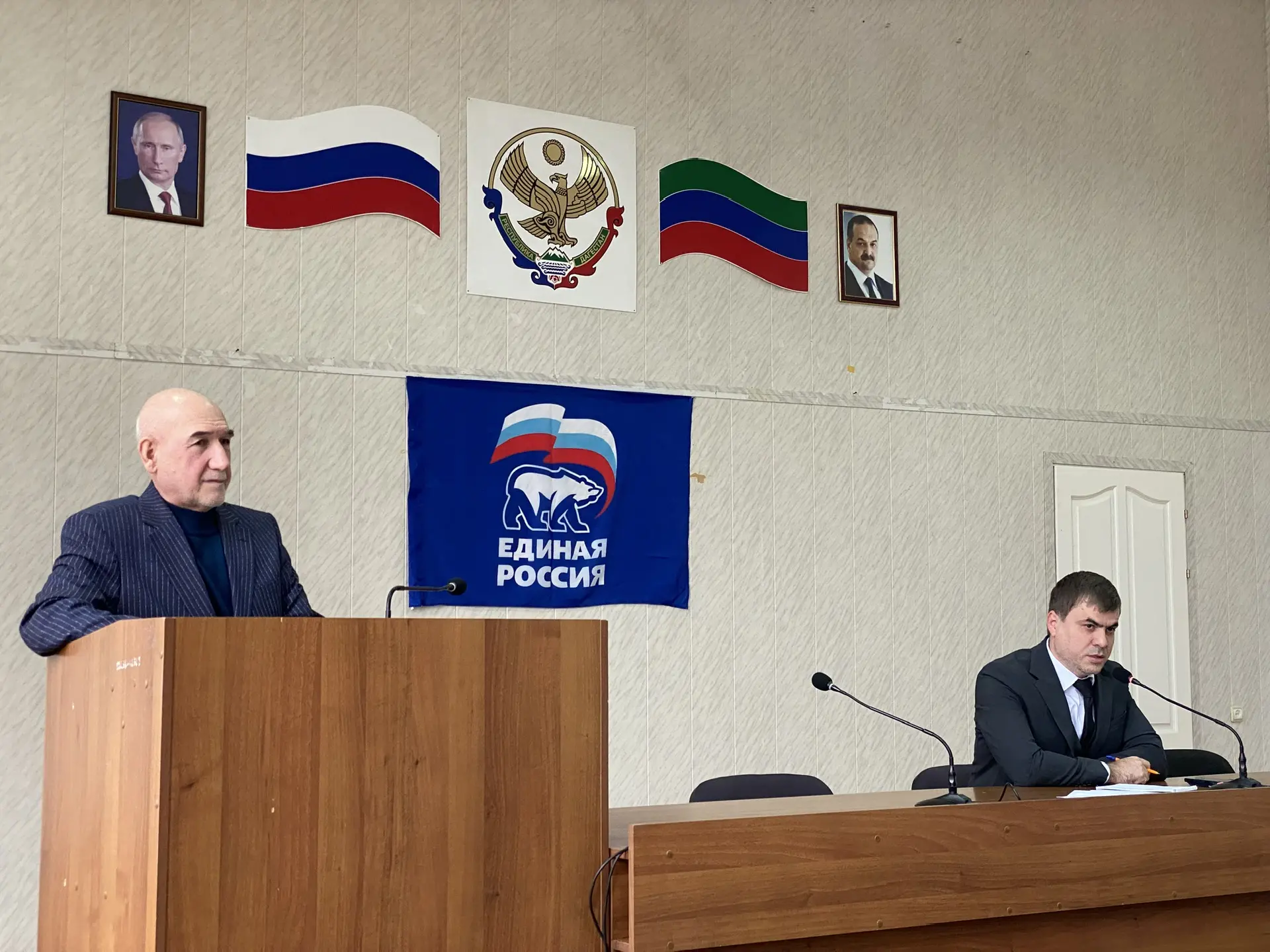 Ход исполнения доходной части консолидированного бюджета обсудили в администрации Карабудахкентского района