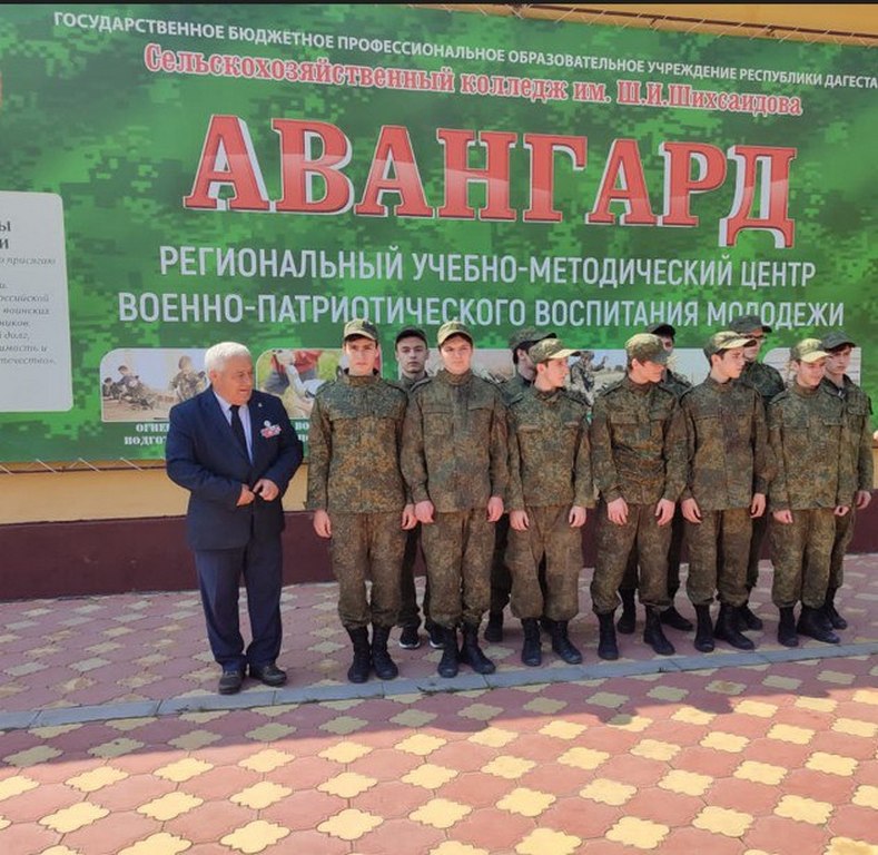 Школьники Кизилюртовского района проходят учебные военные сборы в центре «Авангард»