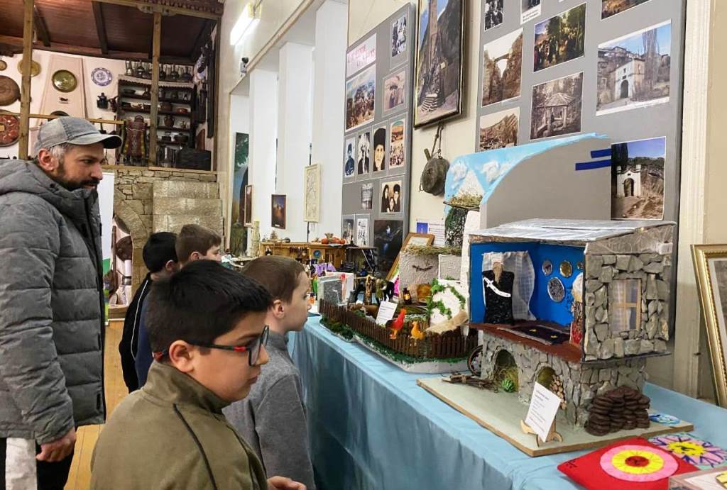 Выставка «Наш орлиный край Дагестан» открылась в Гунибском районе