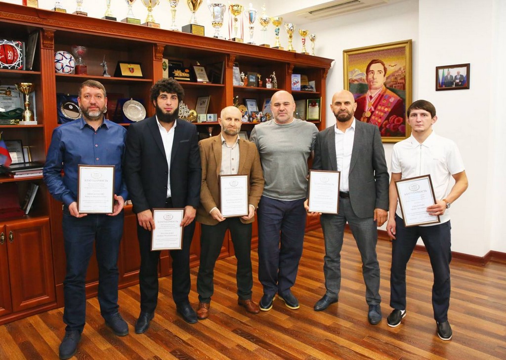 Сажид Сажидов встретился с чемпионами мира по ушу-саньда