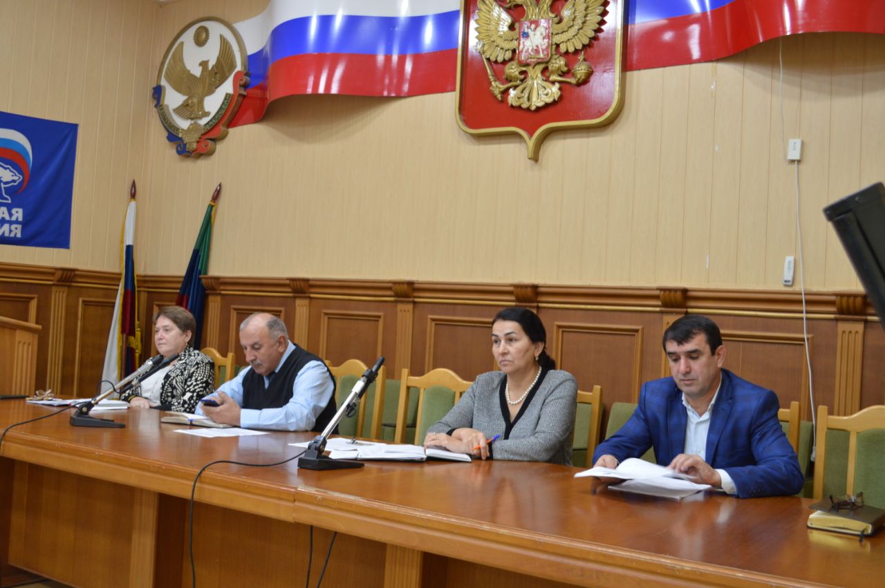 В районной администрации обсудили ход призывной кампании и вопросы благоустройства