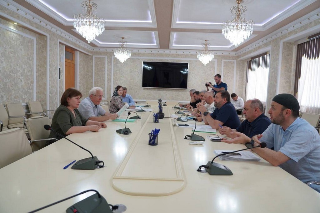 Глава Хасавюрта провел прием граждан