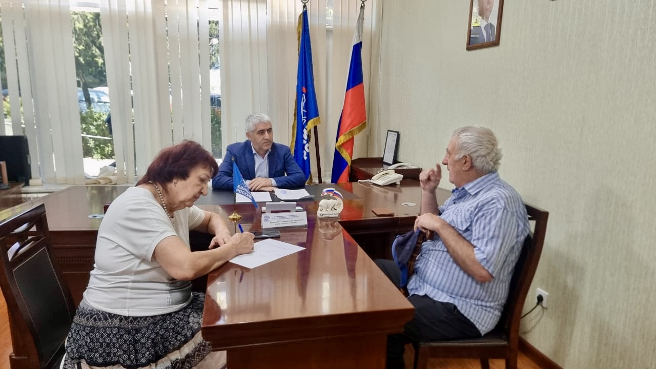 Депутат НС РД Джамалудин Нажмудинов провел прием граждан